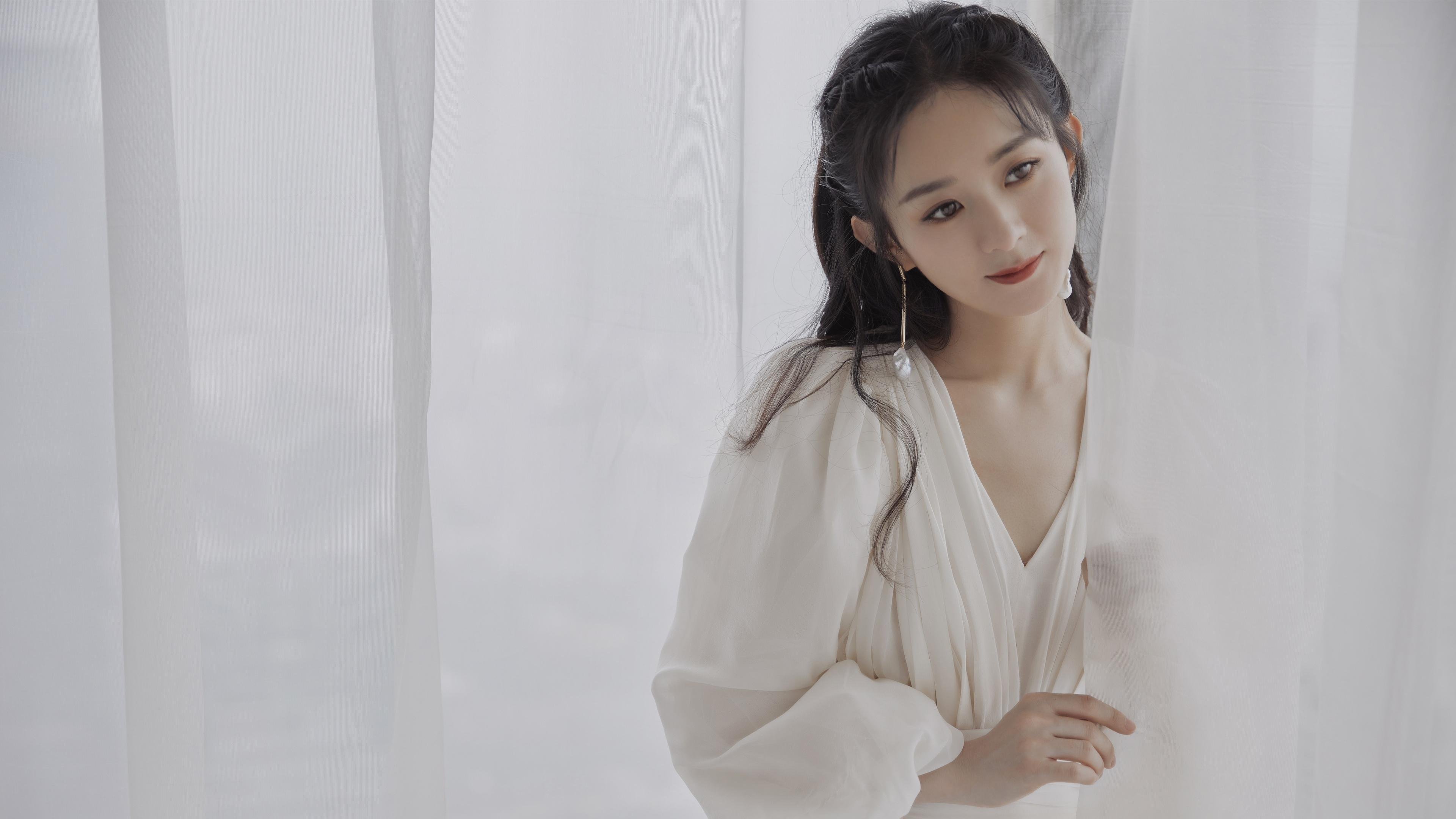 开云·体育官方网站入口-法国足球联赛中场激战，场上火药味十足，法国2020足球比赛